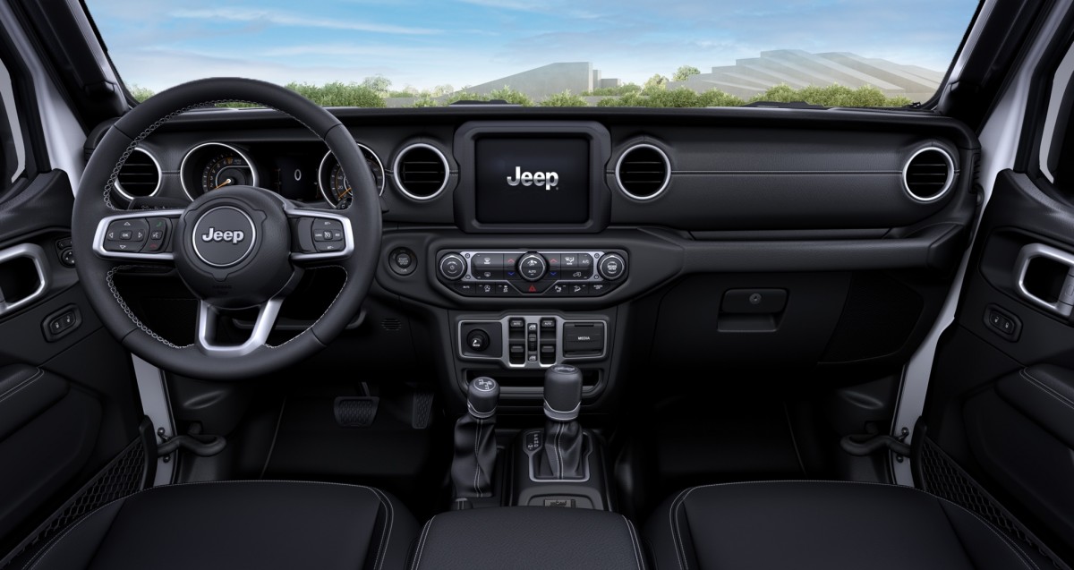 Jeep Wrangler Interior | CarMoney.co.uk