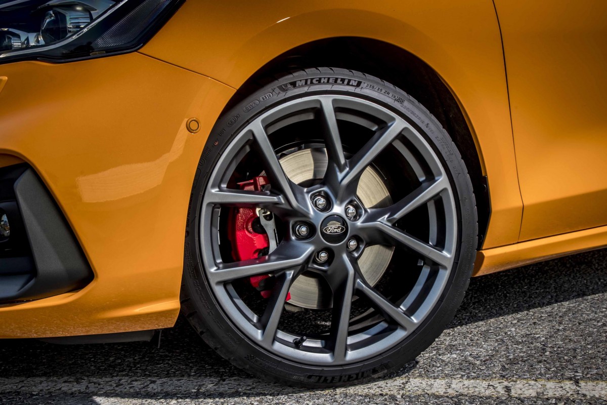 Ford Focus ST Wheel Detail | CarMoney.co.uk