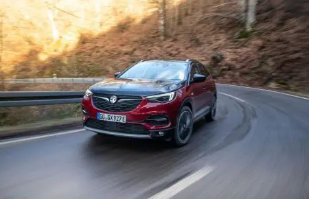 Vauxhall Grandland X Hybrid4 News