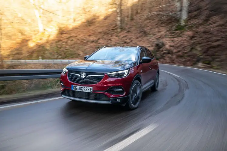 Vauxhall Grandland X Hybrid4 News