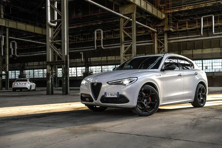 Alpha Romeo Introduce Stelvio Veloce Ti 2021