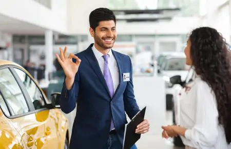 Salesperson at dealer | CarMoney.co.uk